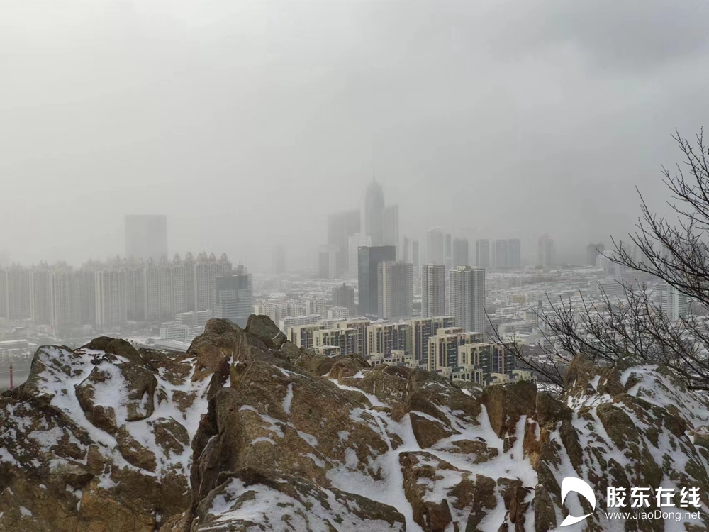 今冬烟台第一场雪来啦,烟台今冬首雪悄然而至