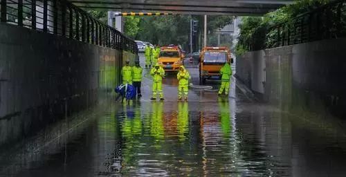 成都暴雨实时报道